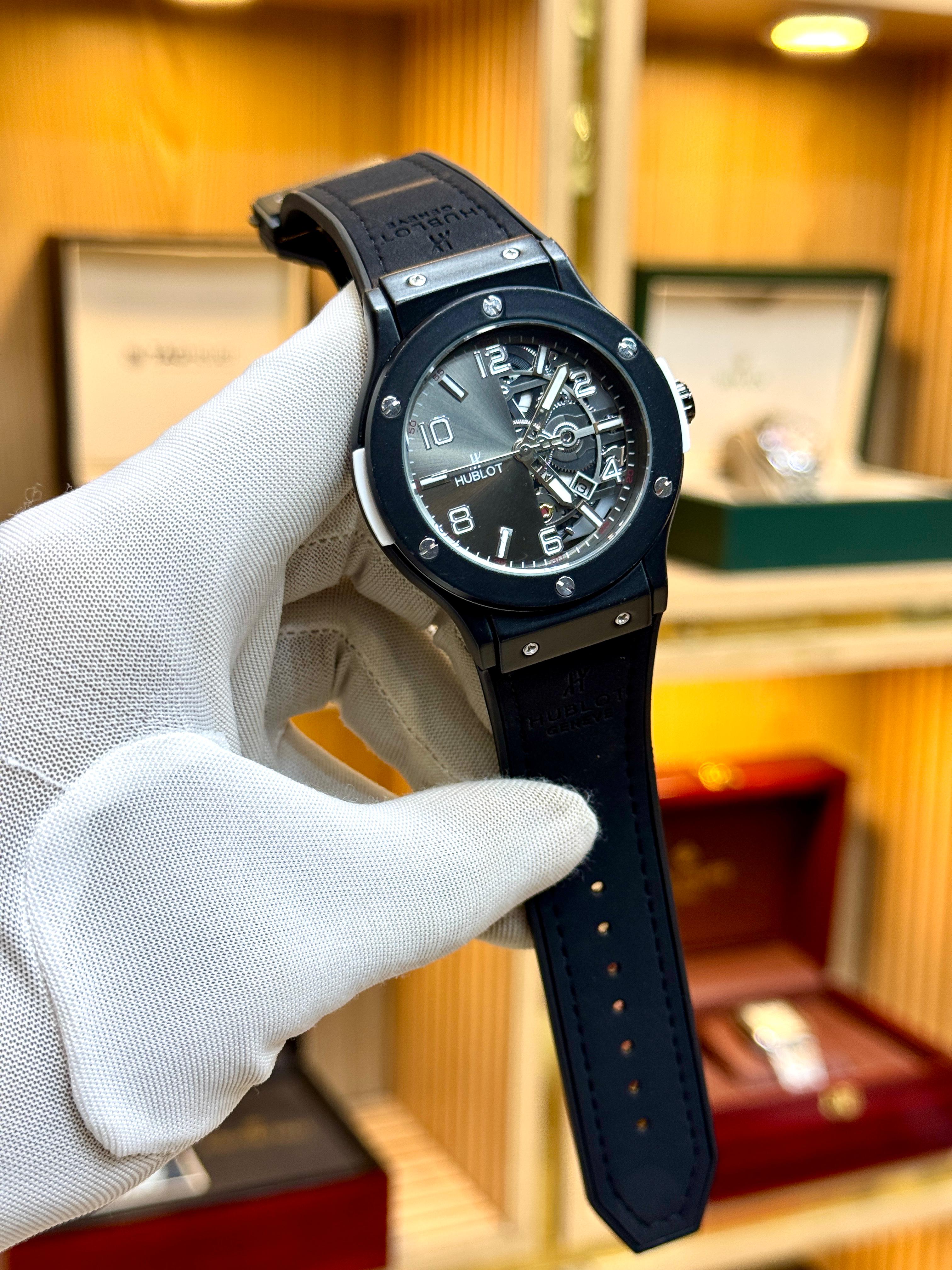 HUBLOT LEATHER QUARTZ MOVEMENT WATCH