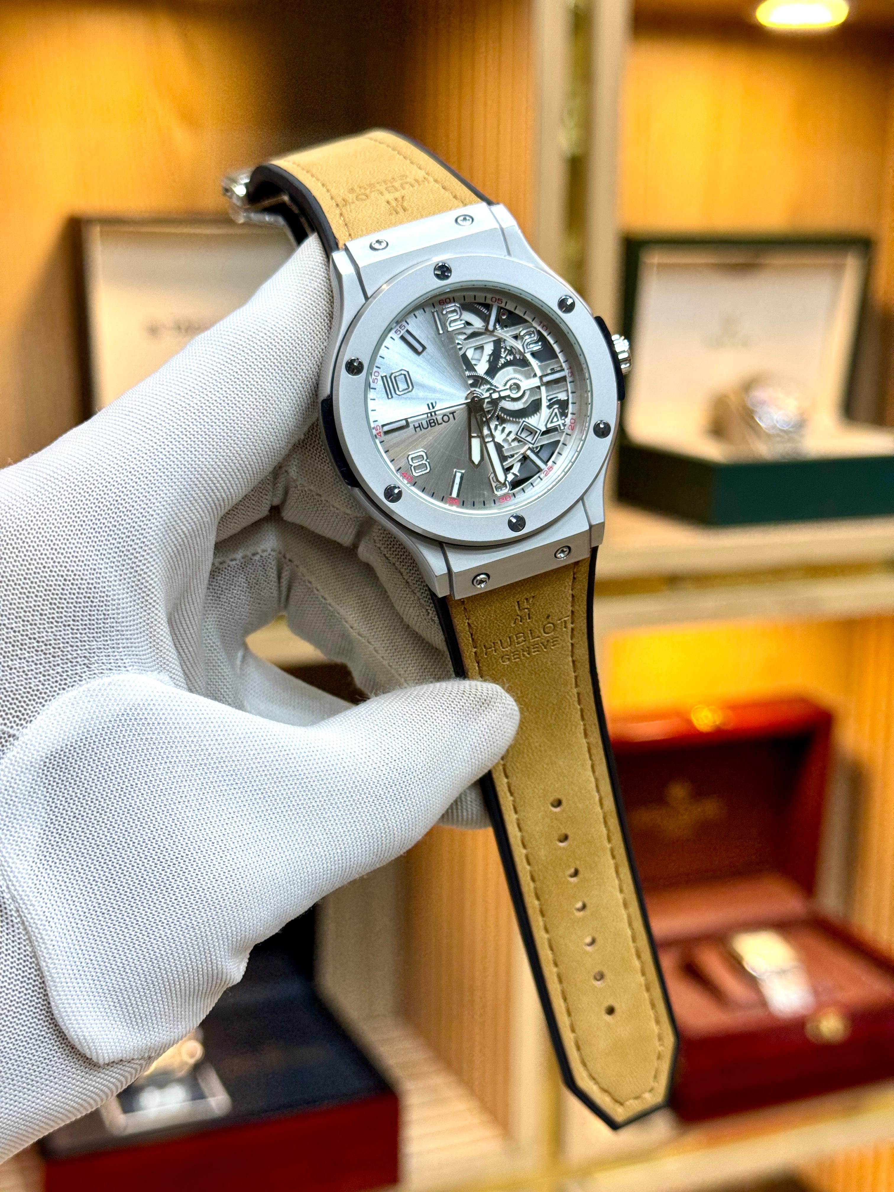 HUBLOT LEATHER QUARTZ MOVEMENT WATCH